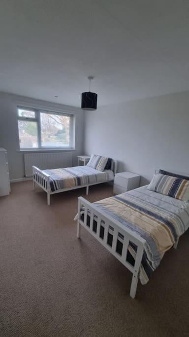 Spacious Self Contained Flat In Superb Location Lymington Esterno foto